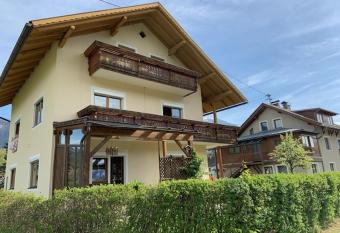 Haus Schmidl has Balcony rooms