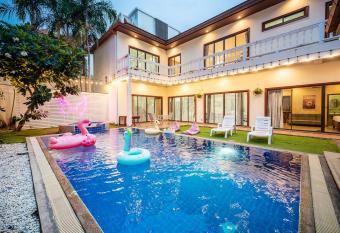 Fairy Hill Pool Villa has Balcony rooms