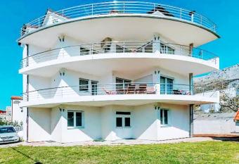 Apartmani Aqua has Balcony rooms