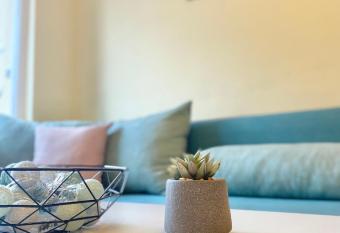 Sunny Central Apartment with TV & Wi-Fi has Balcony rooms