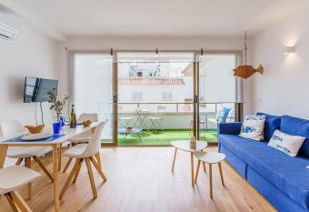 Balaixa 8 has Balcony rooms