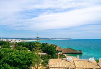 Acqua Vista Family Apartment - 200M from BEACH has Balcony rooms