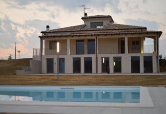 RESORT REIS country house has Smoking/Balcony rooms