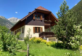 Haus Seebach has Balcony rooms