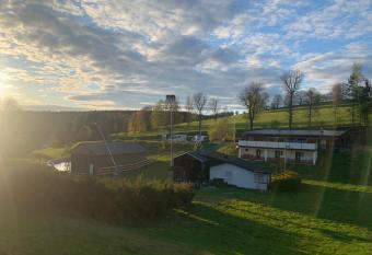 Hillside direkt am Skilift has Balcony rooms