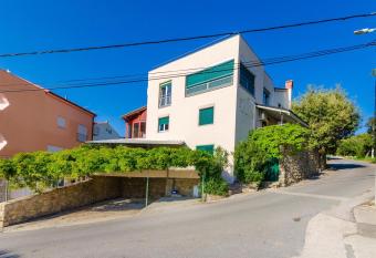 Apartments Tomo has Balcony rooms
