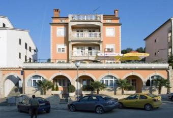 Apartments Christian has Balcony rooms