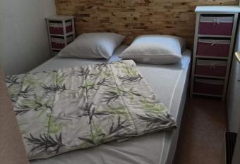 st lary bien vivre skis randonn  e has Balcony rooms