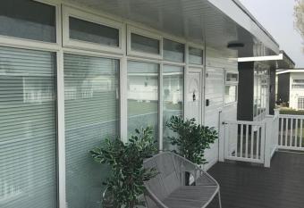 49 Cherry Park Chalet has Balcony rooms