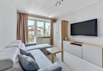 Grand Apartments Sopot Sands allows 18 year olds to book a room