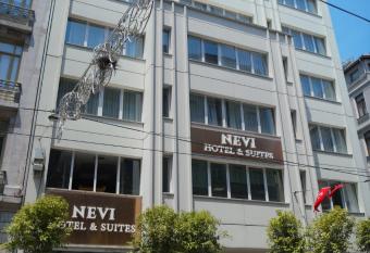 Nevi Hotel & Suites Istanbul Taksim has rooms with a private hot tub