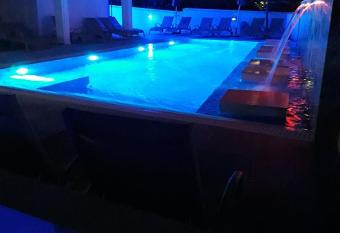 Sunny Blue Hotel has Balcony rooms