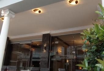 THEMIS BEACH has Balcony rooms