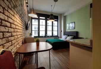 Golden Apartments Wroclaw&K24 allows 18 year olds to book a room