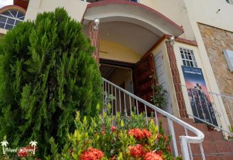 Yellow Belly Backpackers allows 18 year olds to book a room