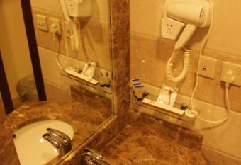                                                                      has rooms with a private hot tub