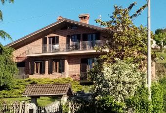 VILLA FERNANDO has Balcony rooms