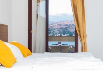 MB Bed&Breakfast has Balcony rooms