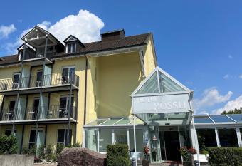 R  ssli Hurden has Balcony rooms