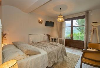 Thalassoxyla Mouressi has Balcony rooms