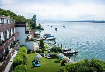 Seehotel Leoni has Balcony rooms