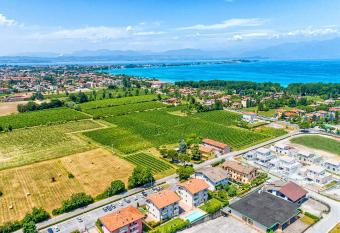 Wolf House - Sirmione Holiday has Balcony rooms
