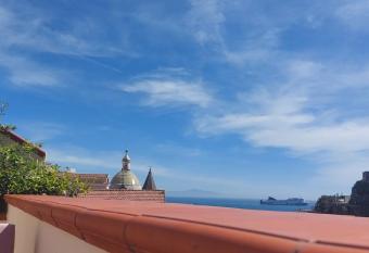 B&B Domus San Pietro has Balcony rooms