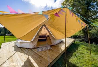 Abercefel Retreat has Balcony rooms