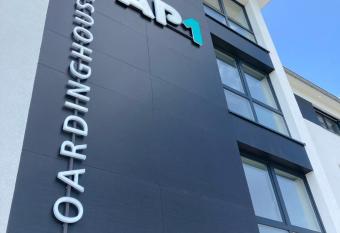 CAP1 Boardinghouse allows 18 year olds to book a room