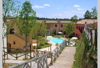 Casa Vacanze nel cuore della Toscana has Balcony rooms