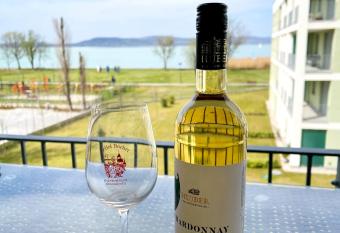 V  zpart Honv  d Apartman has Balcony rooms