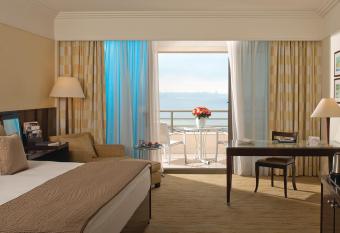 Le Royal Hotel - Beirut allows 18 year olds to book a room