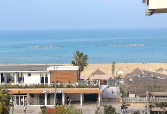 Regina Elena has Balcony rooms