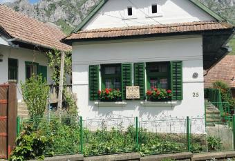 Kristaly vendeghaz has Balcony rooms