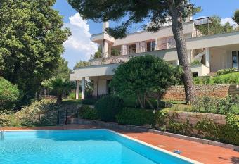 Appartamenti in villa con piscina has Balcony rooms