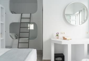 Pelican Paros has Balcony rooms