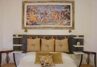 Historical Center Montenapoleone Loft allows 18 year olds to book a room