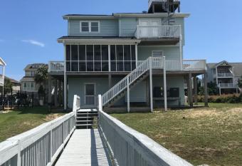 Fish Fynn's Amaxing Intercoastal Waterway Home Holden Beach has Balcony rooms