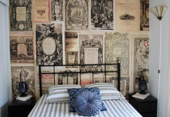 Bouquiniste hyper centre allows 18 year olds to book a room