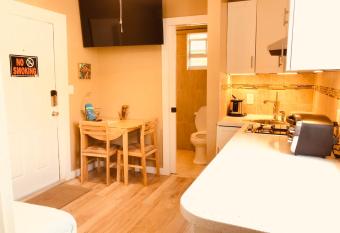 Island Retreat Studio #5 allows 18 year olds to book a room