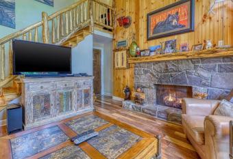 Wonderful Mountain House has Balcony rooms