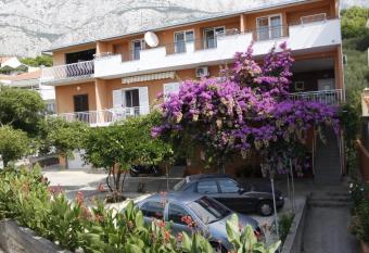 Apartments Turic has Balcony rooms