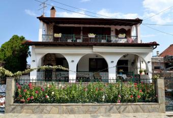 Villa Tania has Balcony rooms