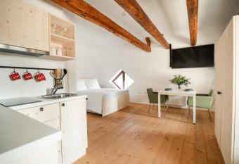 Apartments Strmol has Balcony rooms