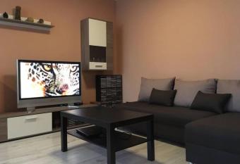 6 can stay. Self check in. River 200m. has Balcony rooms