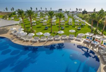 Atlantica Sea Breeze, Adults Only allows 18 year olds to book a room