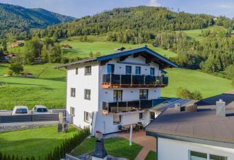 Apartment Daisy has Balcony rooms