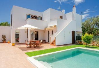 Villa Payu has Balcony rooms