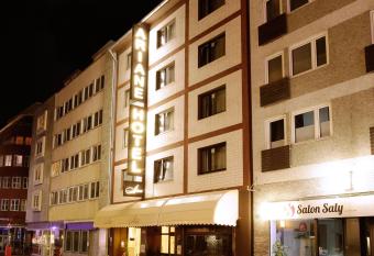 Trip Inn Hotel Ariane allows 18 year olds to book a room