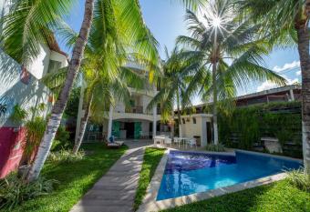 Pousada Una   allows 18 year olds to book a room